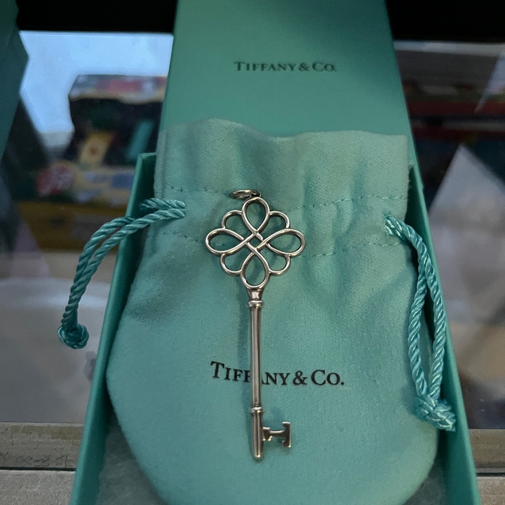 Tiffany & Co. Silver Knot Key pendant